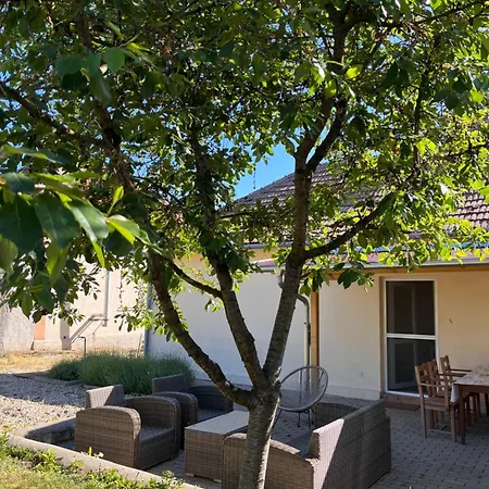 公寓 Angelina Vendeghaz 陶尔查