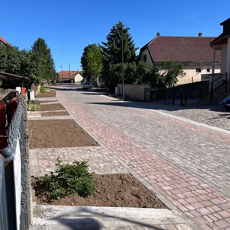 Angelina Vendeghaz 公寓 *