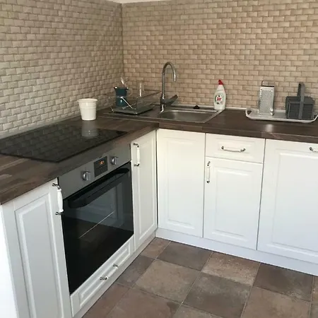 Angelina Vendeghaz 陶尔查