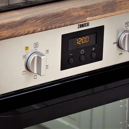 Angelina Vendeghaz 陶尔查