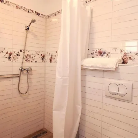 Angelina Vendeghaz Apartment Tarcal